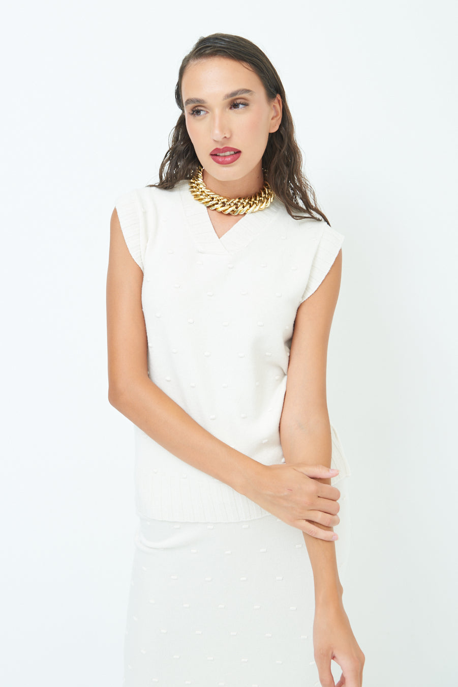 Sleeveless knit top with textured pattern wholesale