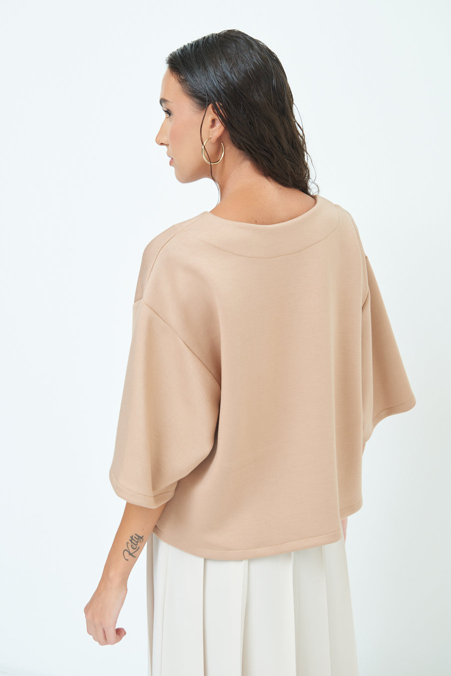 Elegant oversized top with wide sleeves wholesale