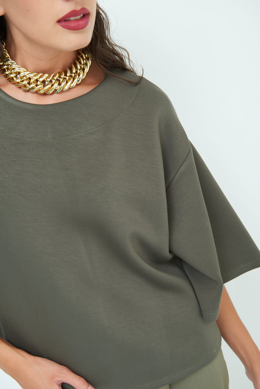 Elegant oversized top with wide sleeves wholesale