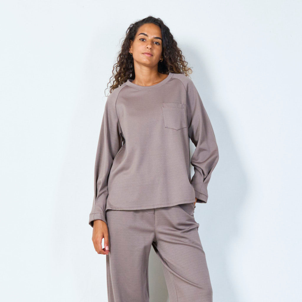 Long-sleeve basic pocket tee wholesale