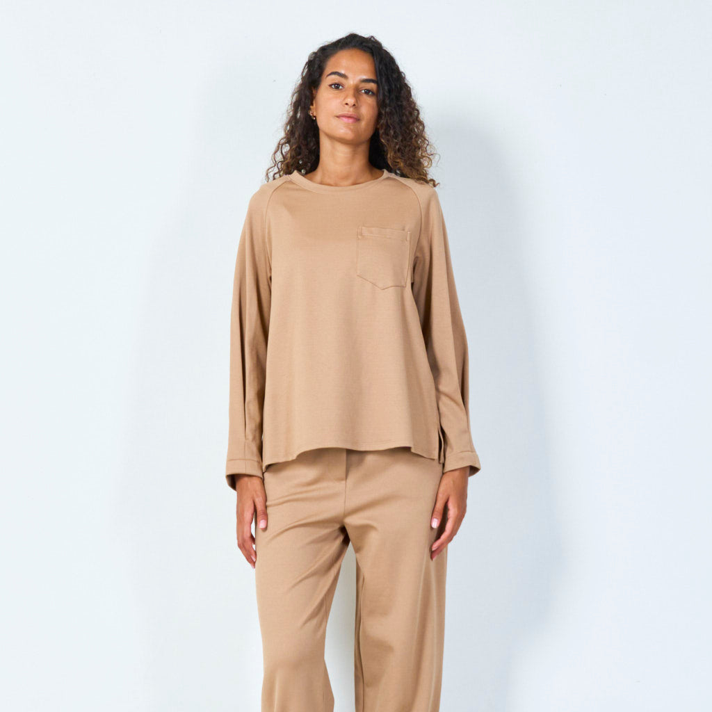 Long-sleeve basic pocket tee wholesale