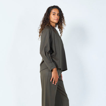Long-sleeve basic pocket tee wholesale