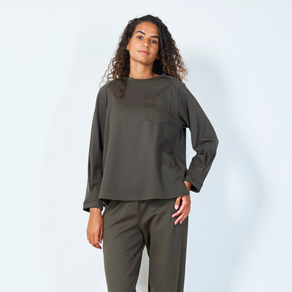 Long-sleeve basic pocket tee wholesale